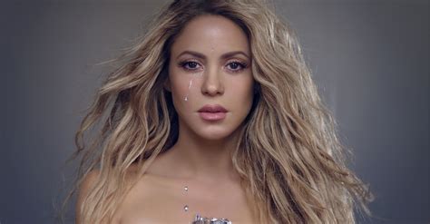shakira canzone piqué traduzione